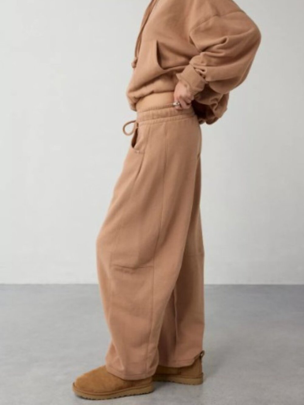 (UO-72) Urban Outfitters Out From Under Essential Barrel Sweatpant